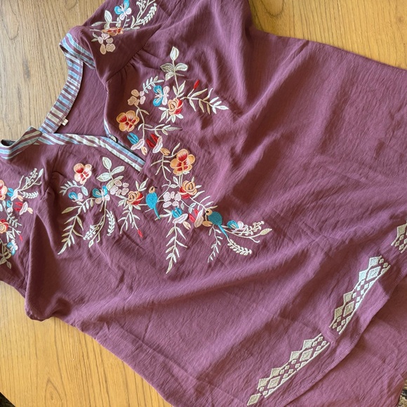 Embroidered Floral Women Top - Picture 2 of 3